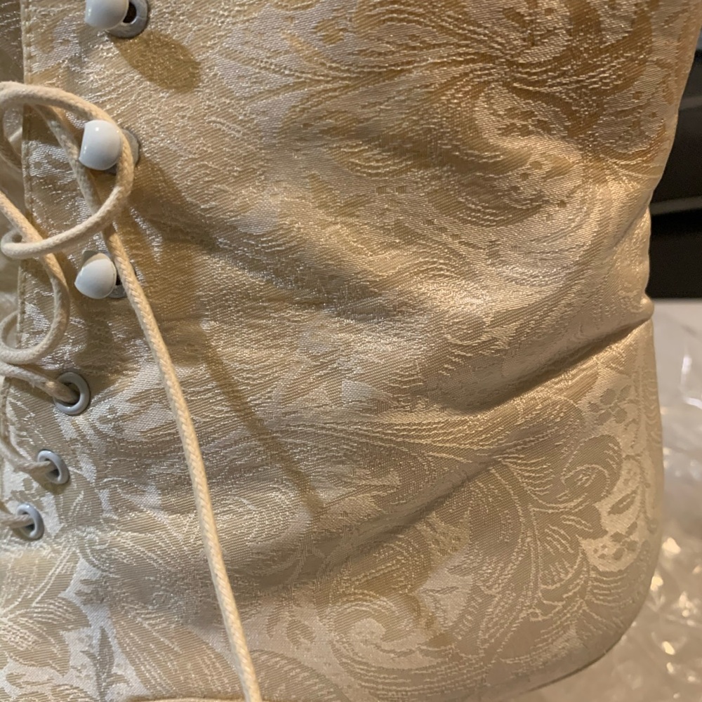 Women’s Wedding Boots - Picture 2 of 5
